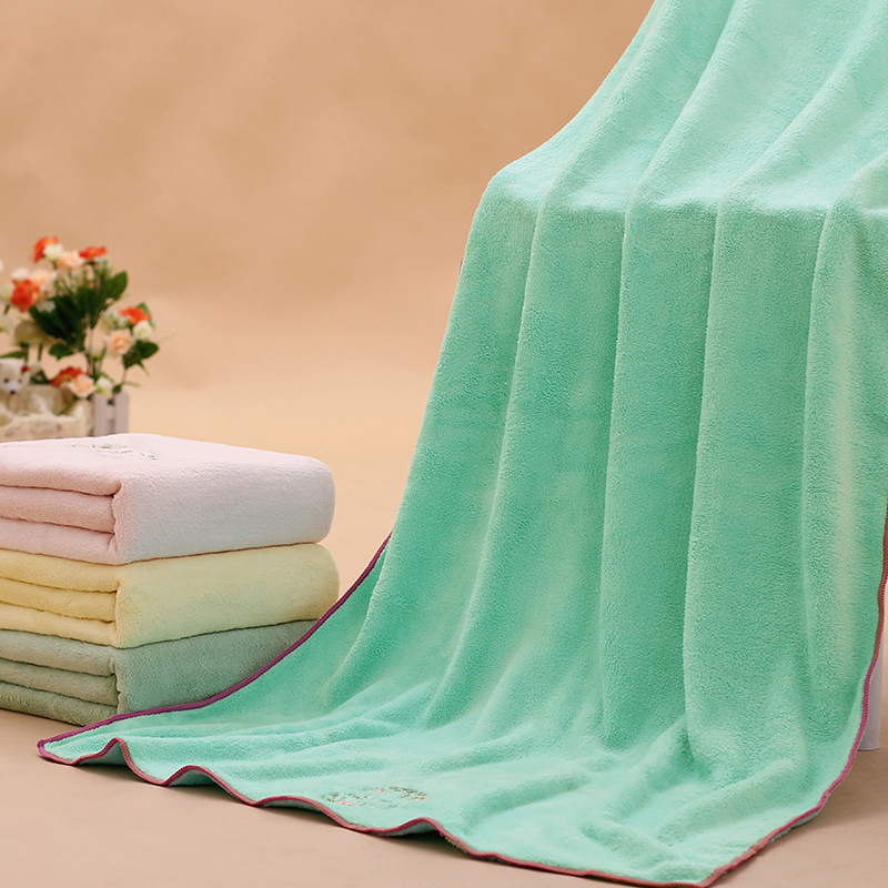 Microfiber Super Absorbent Wholesale Custom Logo Embroidered Bathtowel for Home Hotel Beach