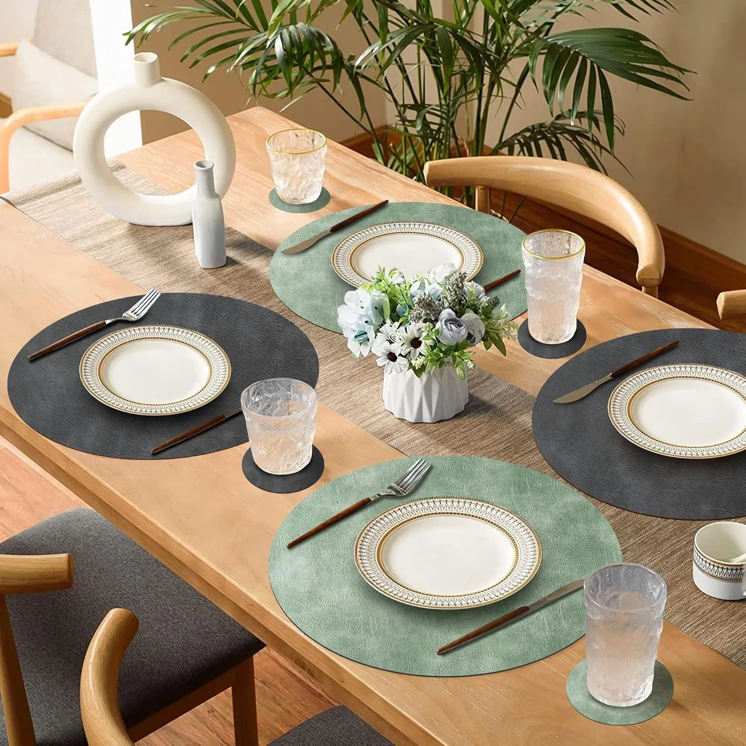 Round Placemats and Coasters Set of 4, Washable Reversible Faux Leather Placemats Cowhide Pattern Place Mats Wipeable Non-Slip 15 Inch Round Kitchen Dining Tabl