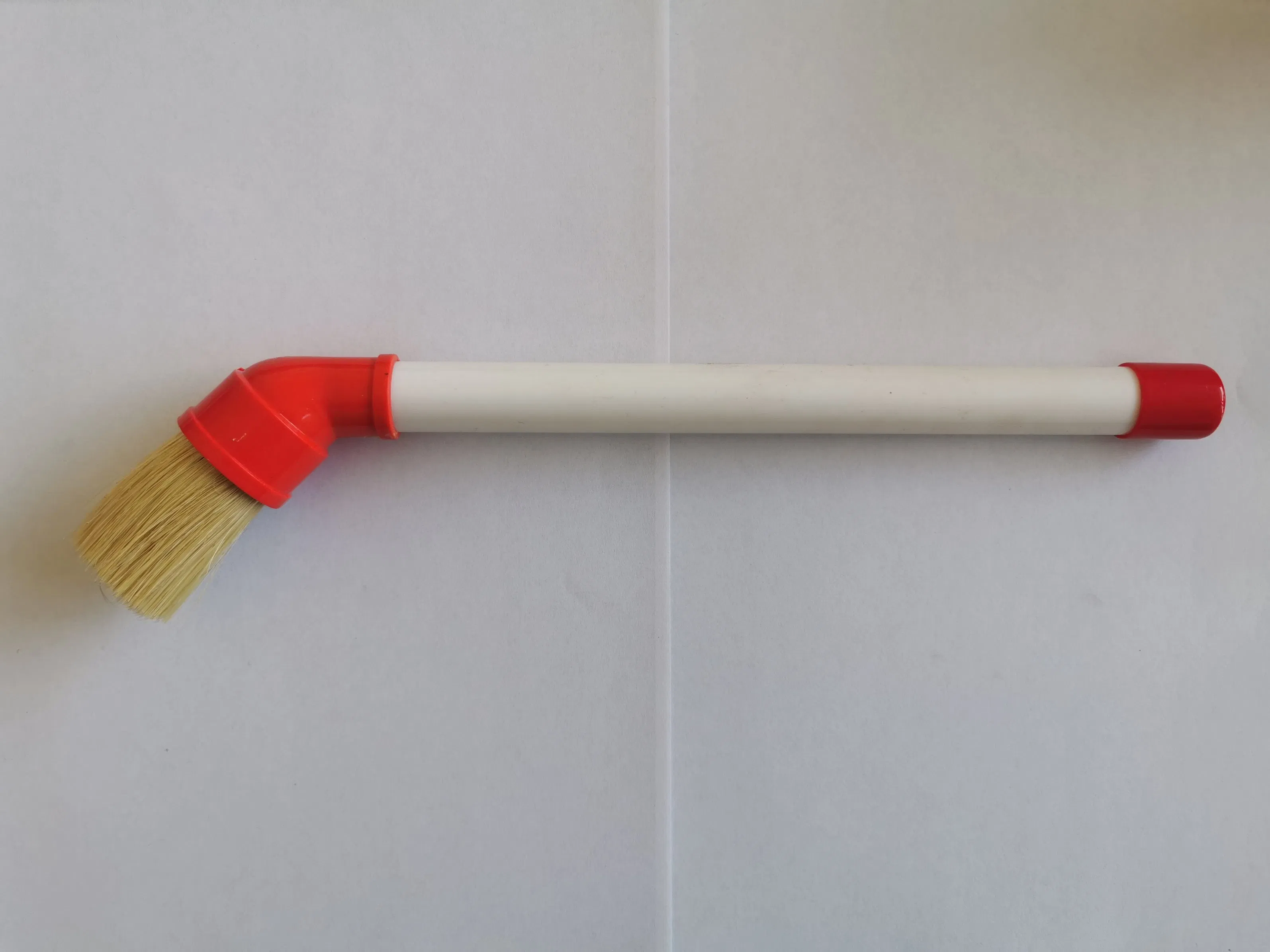 Щетка для чистки шин автомобиля