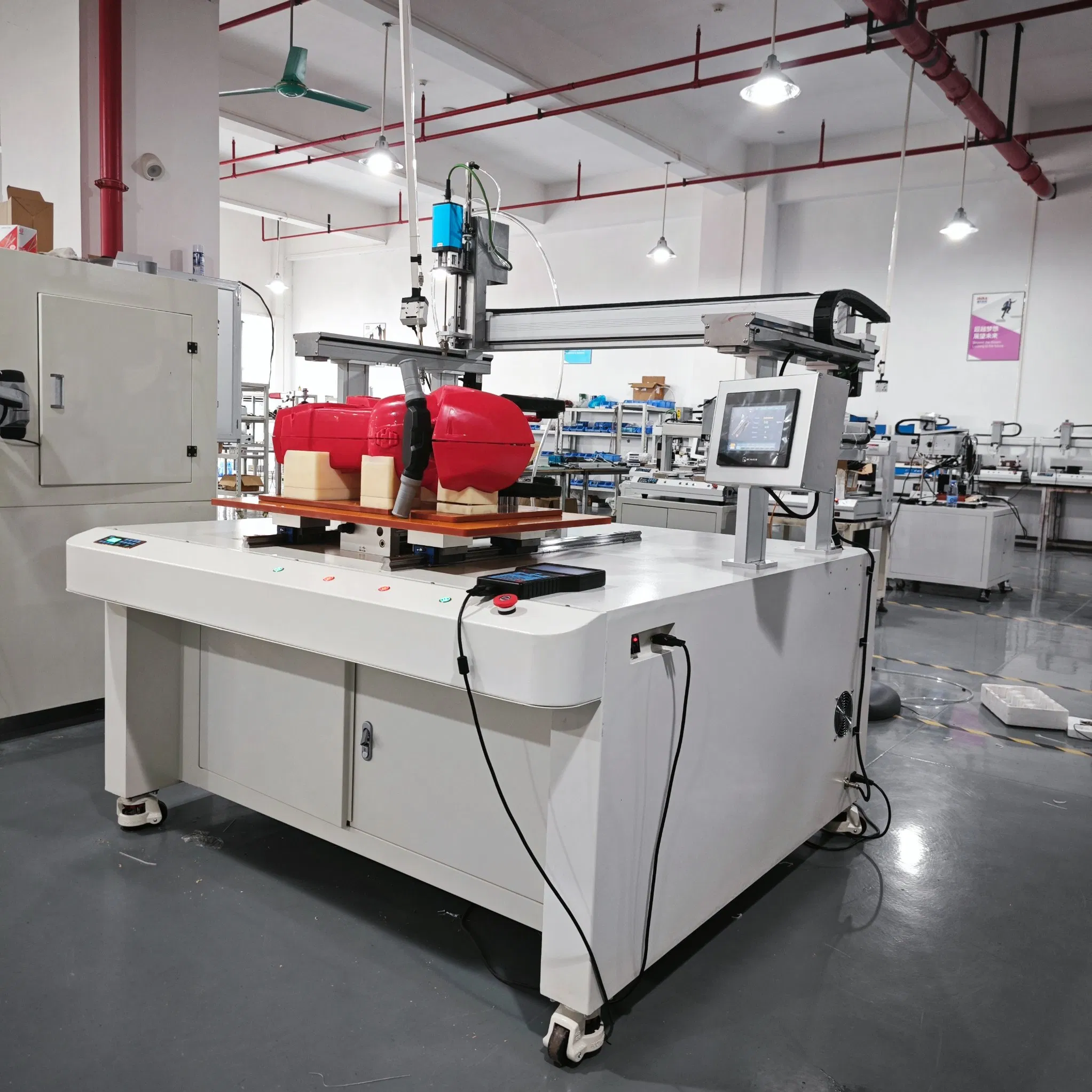 Автоматический станок для завинчивания винтов BBA-8441LS