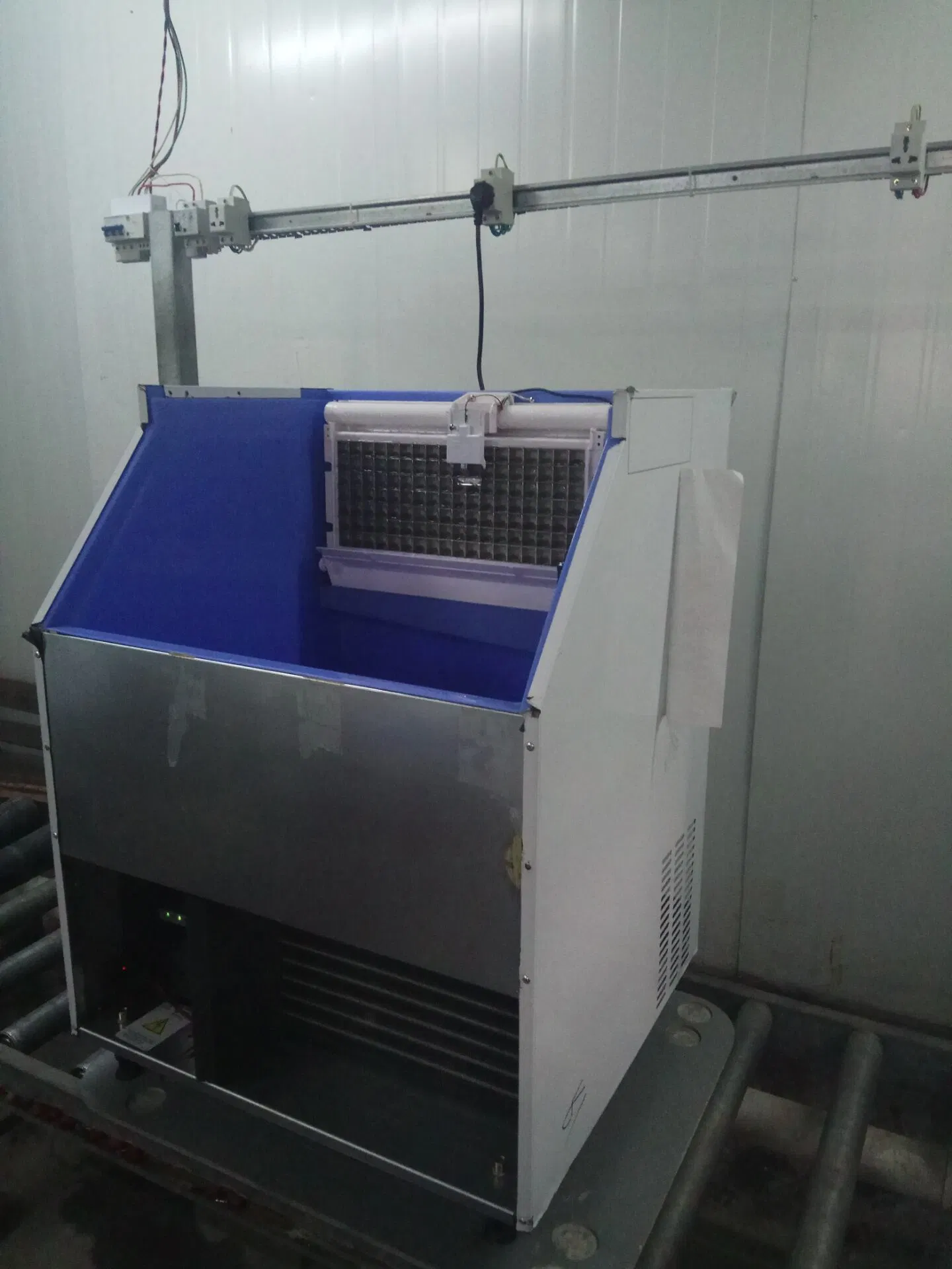 70kg/80kg/100kg/130kg Per Day Ice Cube Maker Machine