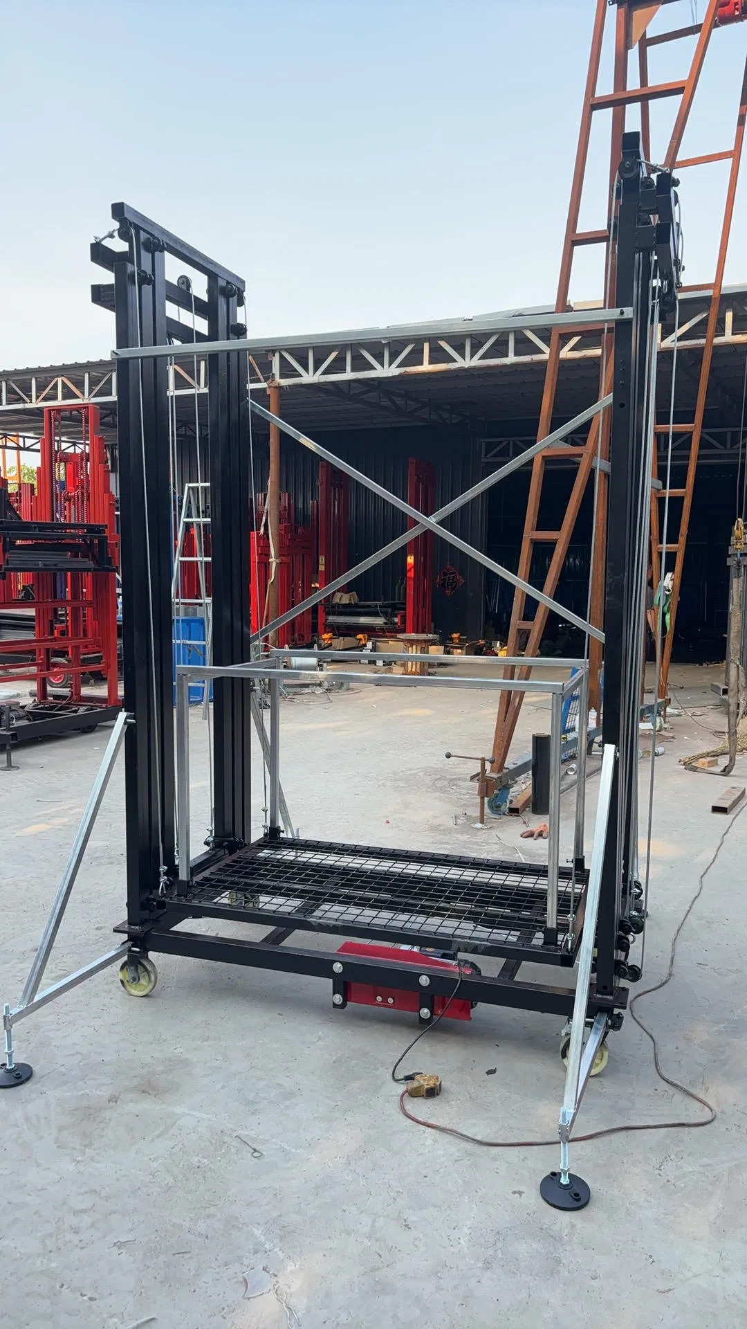 Electric Scaffold Lift with Cuplock Platform 300-500kg Load Electric Lifting Scaffolding