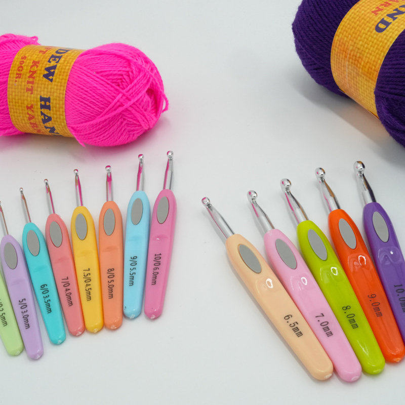Plastic Handle Aluminum Crochet Hook Set