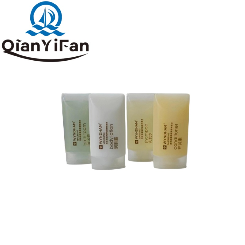 35ml Body Wash Moisturizer Shampoo Conditioner Hotel Room Wash and Treatment Set Natural Ingredients Small Portable Travel Hotel SPA Vacation Ideal