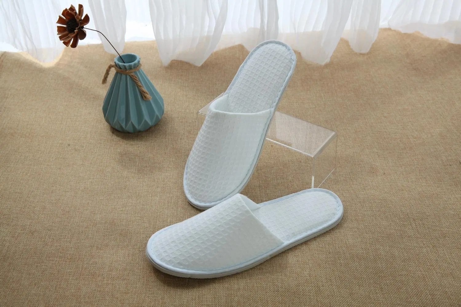 Online Selling Coral Fleece White Color Disposable Slipper for Hotel (JRD726)