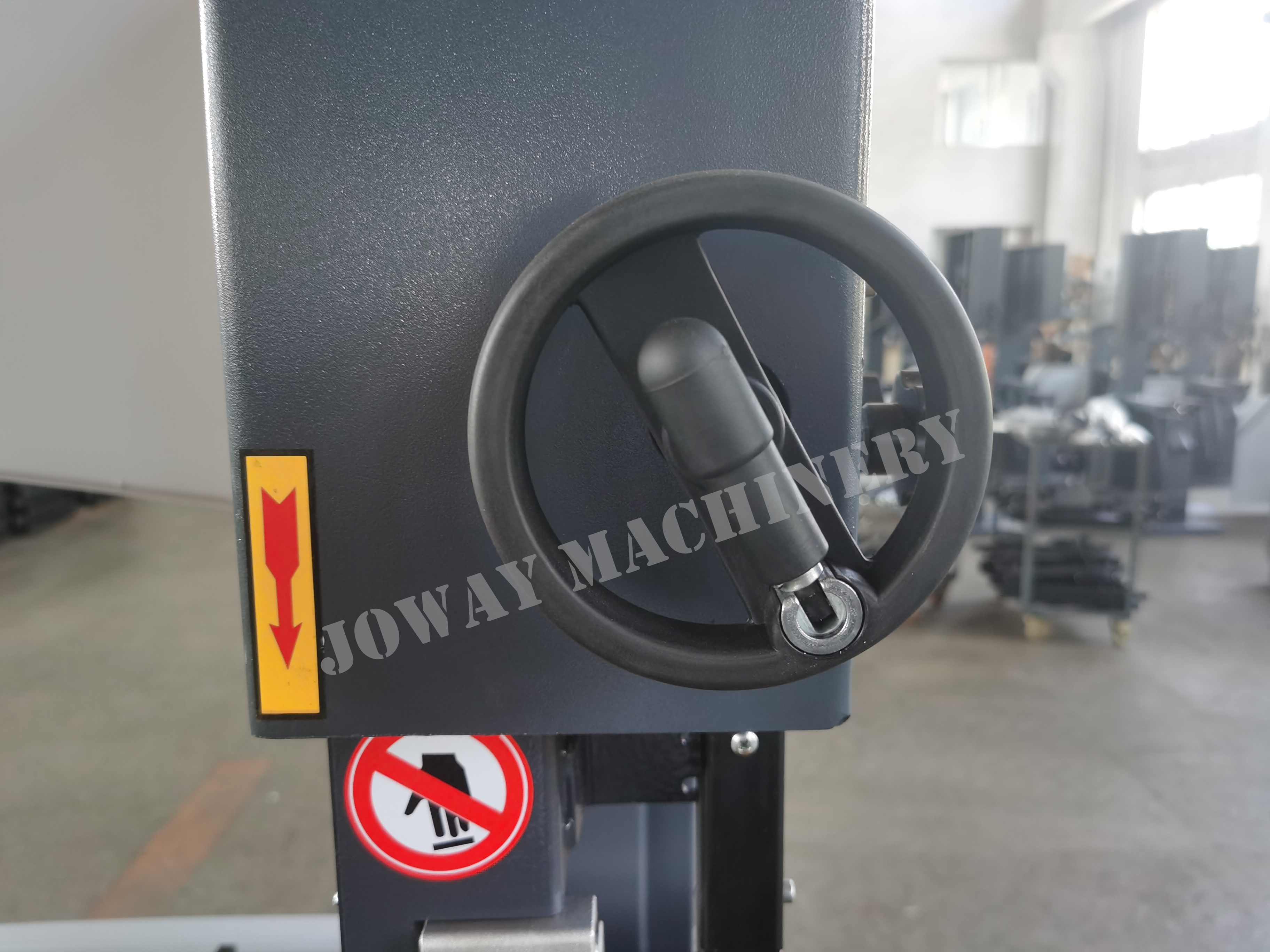 Станок ленточнопильный вертикальный по дереву 25 см