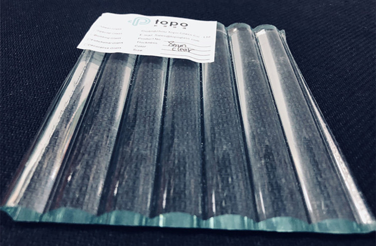 3mm Guangzhou Rich Patterns and Strong Decoration Water Column Pattern Glass (CP-TP)