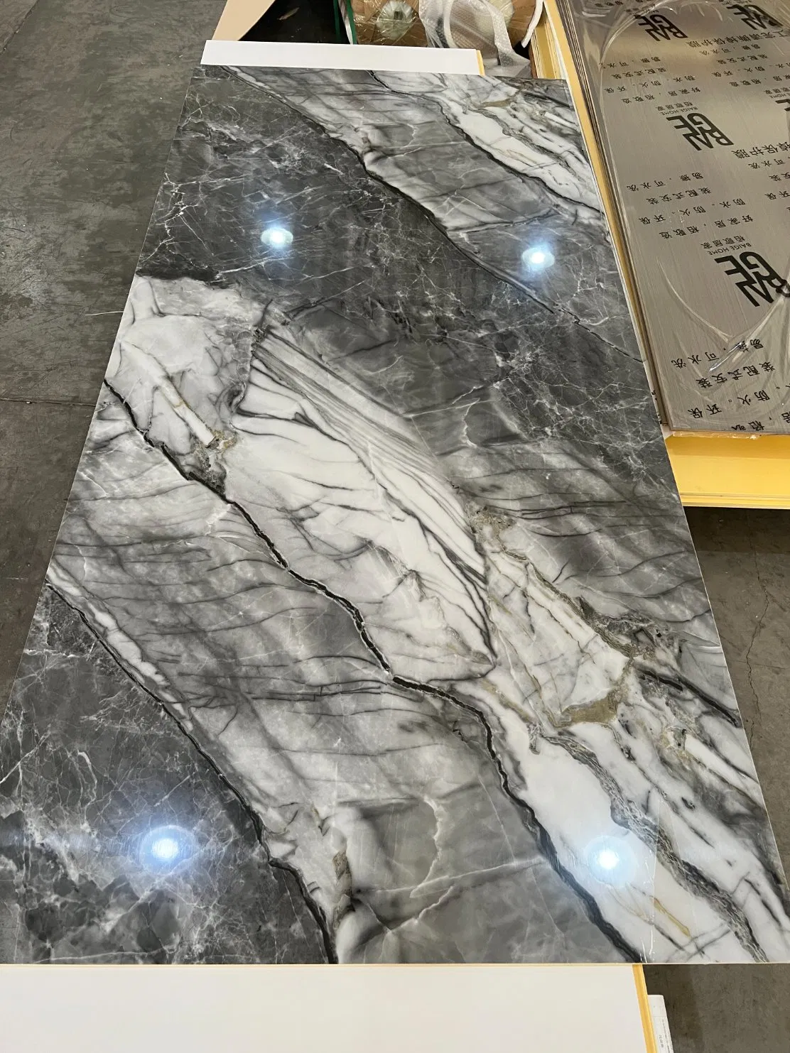Wood Veneer Carbon Fiber Board Bamboo Fiber Board Wall-Panels