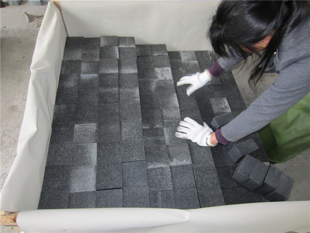 Flamed Finnish Grey Granite Cube Stone Square Stone for Outdoor Paving