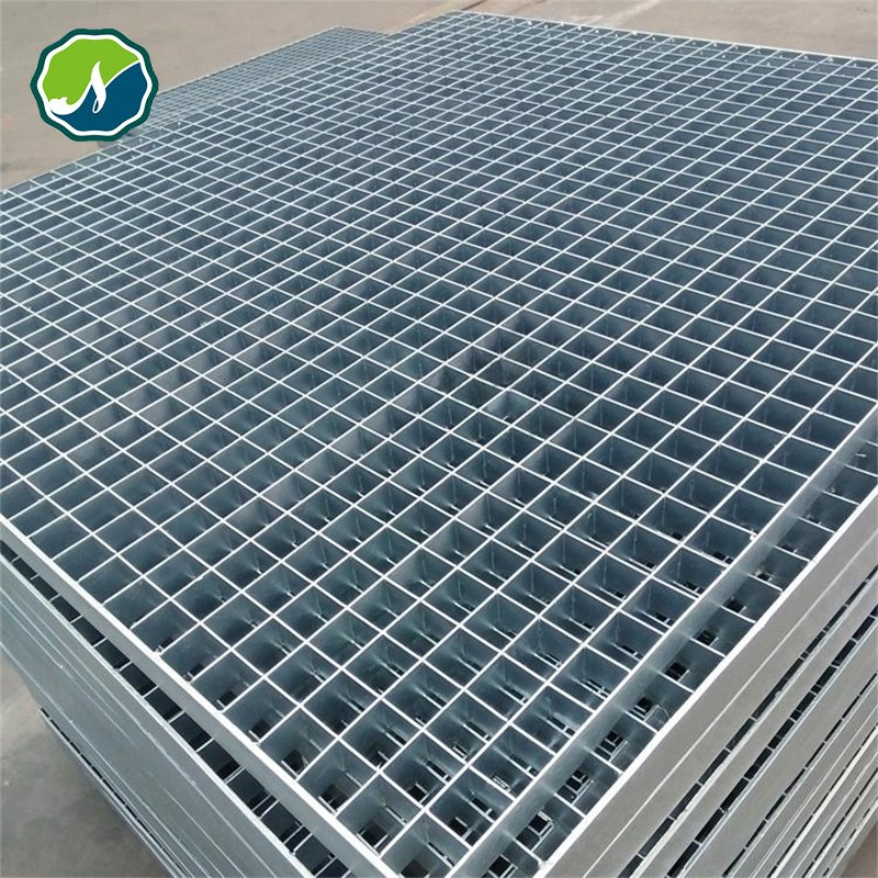 Factory Hot-DIP Galvanized Stainless Steel Iron Grating for Outdoor Exterior Stair Treads and Platform Walkways in Building Projects