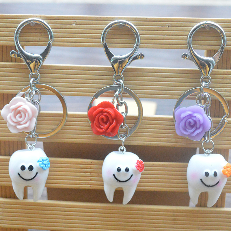 Promotional Gift Dental Products Fashion Smiling Teeth Shape Key Chain with Flower