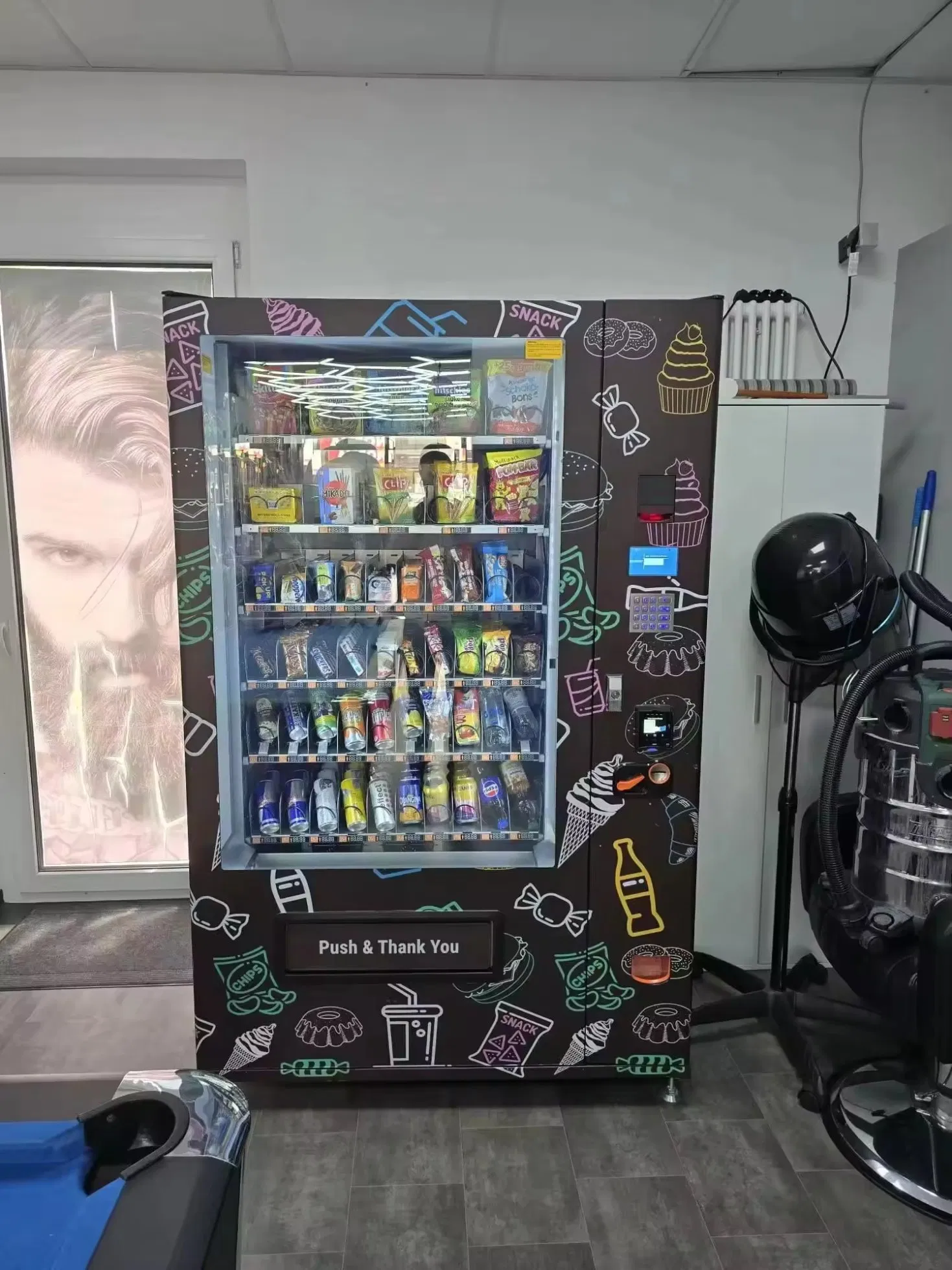 Best Seller Combo Snacks Drinks Vending Machines with 10 Days Delivery Time