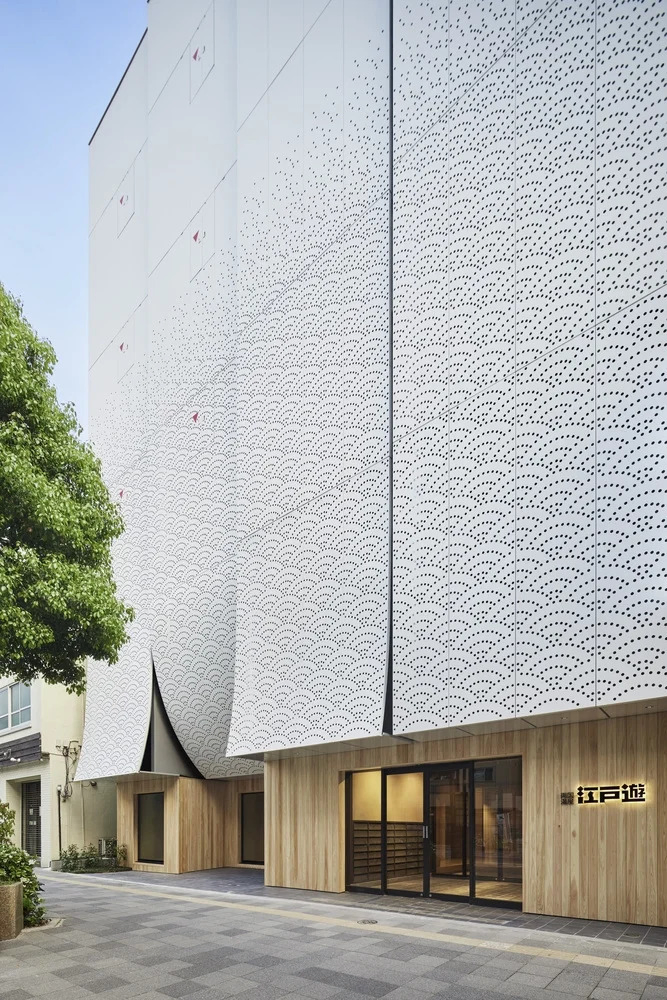 Lightweight and Aesthetically Pleasing Aluminum Curtain Walls Are Suitable for Outdoor Decoration.