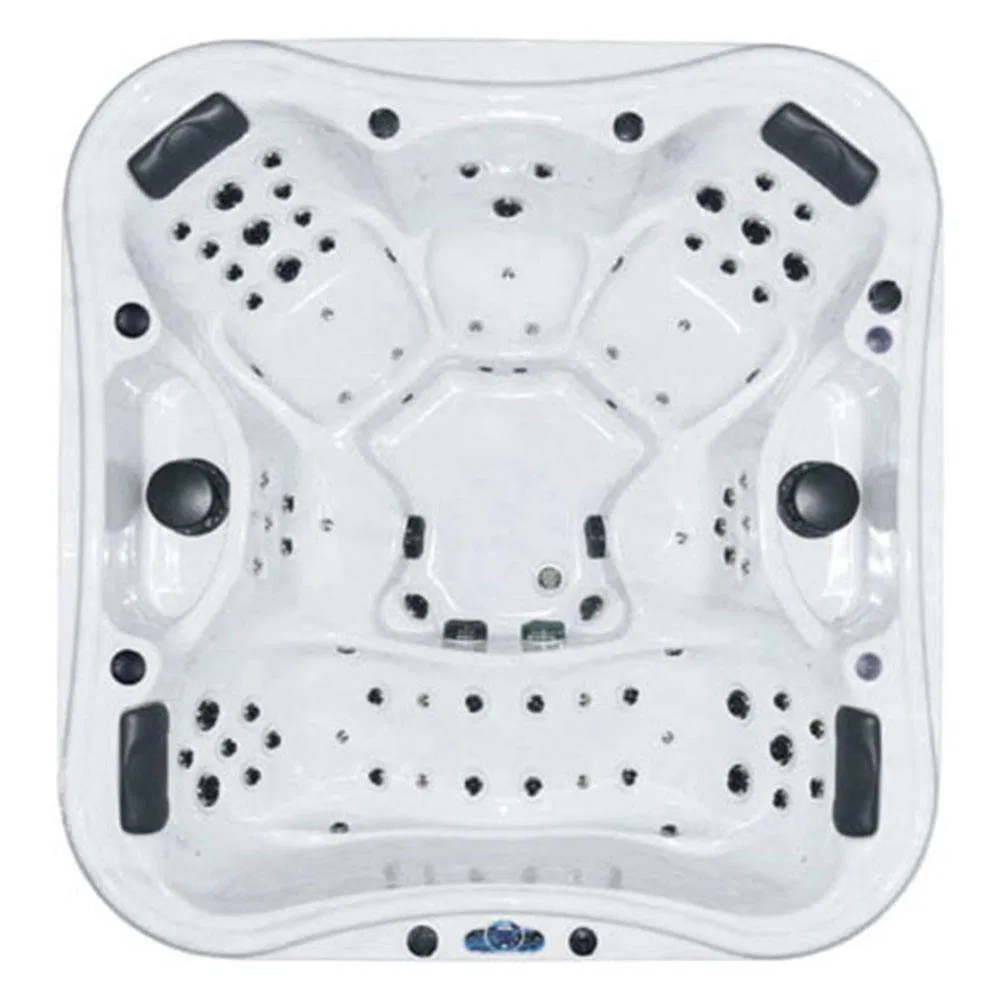 Большой уличный спа-бассейн с гидромассажем