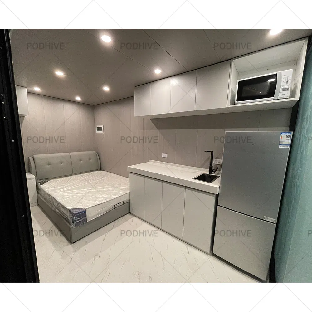 Customized 20FT Modular Modern Tiny Apple Cabin House Wooden 2-Story Pod House Bedroom Outdoor Kitchen Apartment Use-Made China