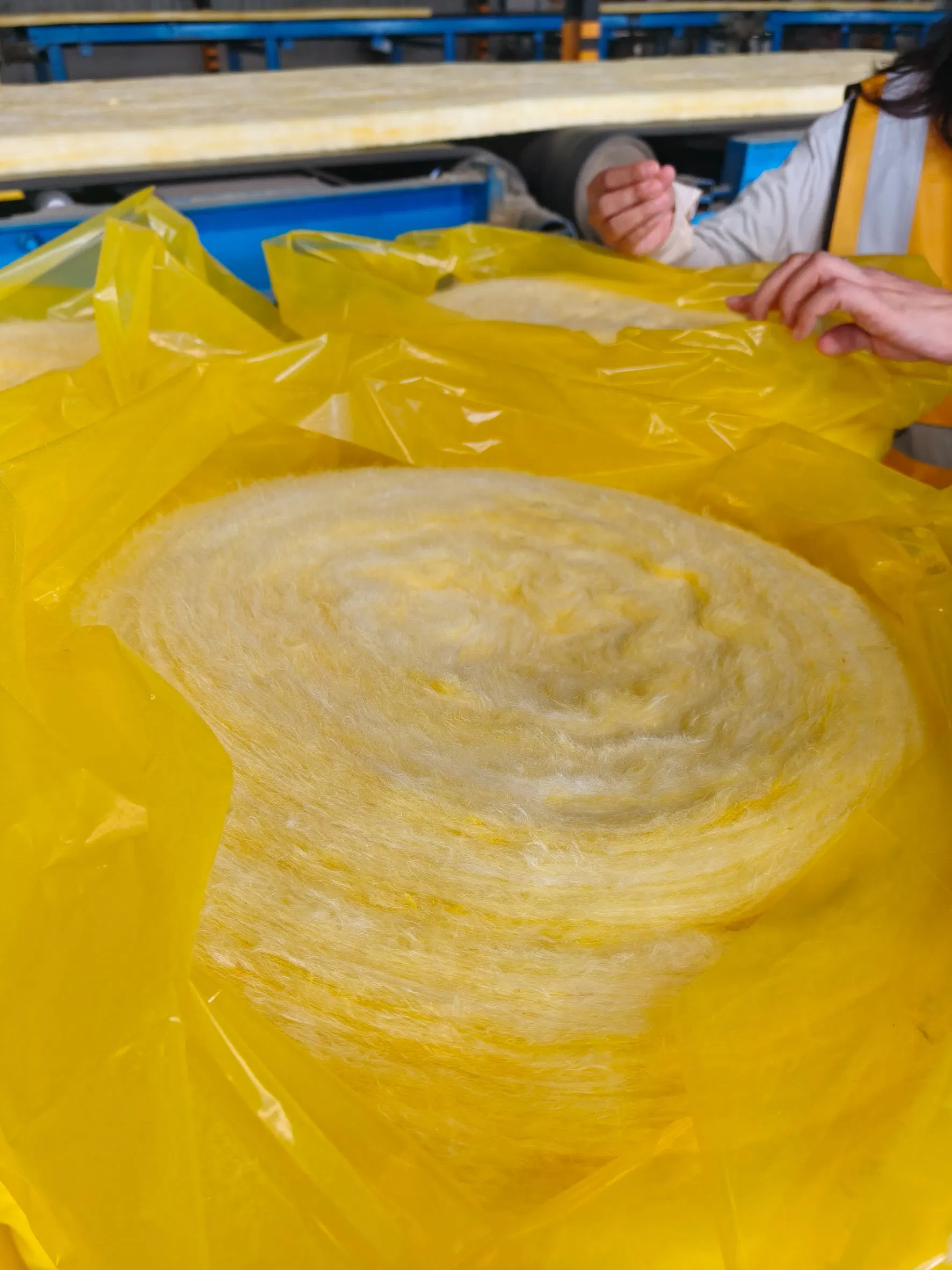 Enery- Saving Non Combustible Insulation Material Glass Wool Blanket with Kraft Paper