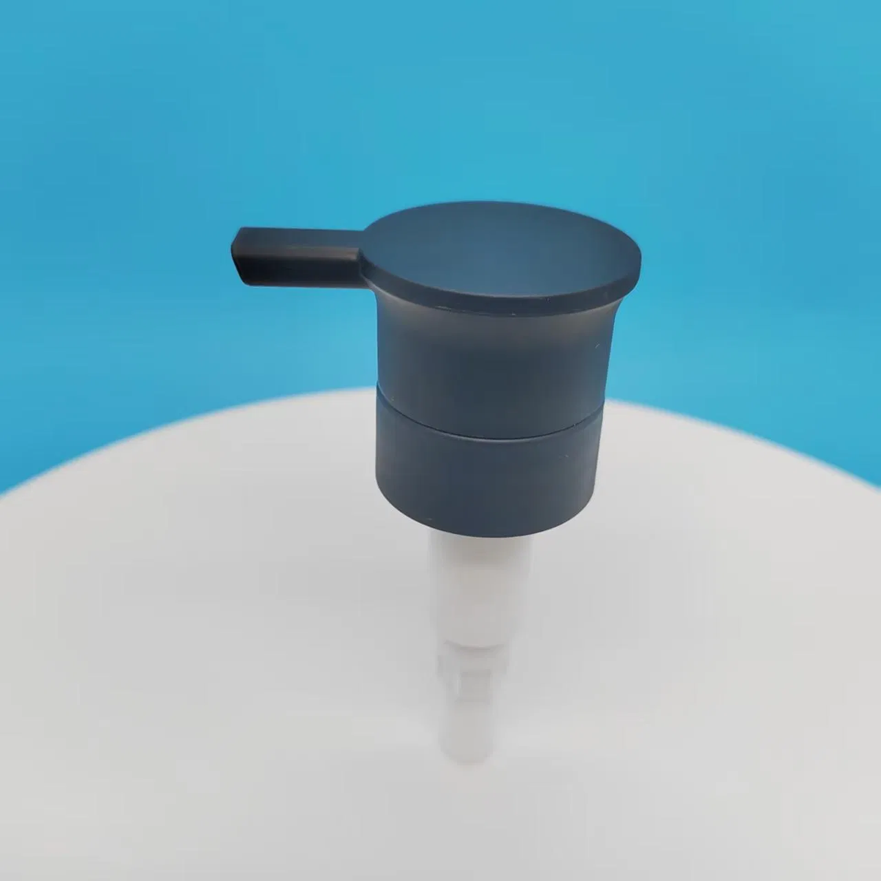 Matt Style 33/410 4cc Shampoo Shower Gel. Package Plastic Dispenser Lotion Pump