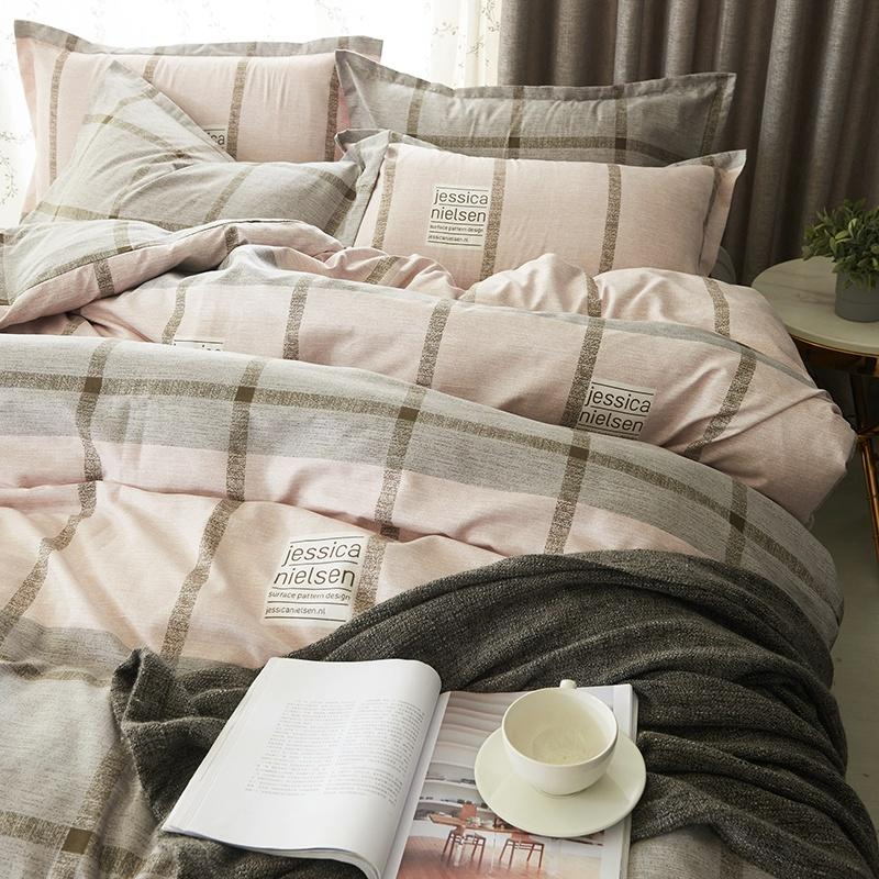Luxury Wholesale Market Nantong Home Textile Brushed Classic Check Print Double Quilt Cover with Pillowcase