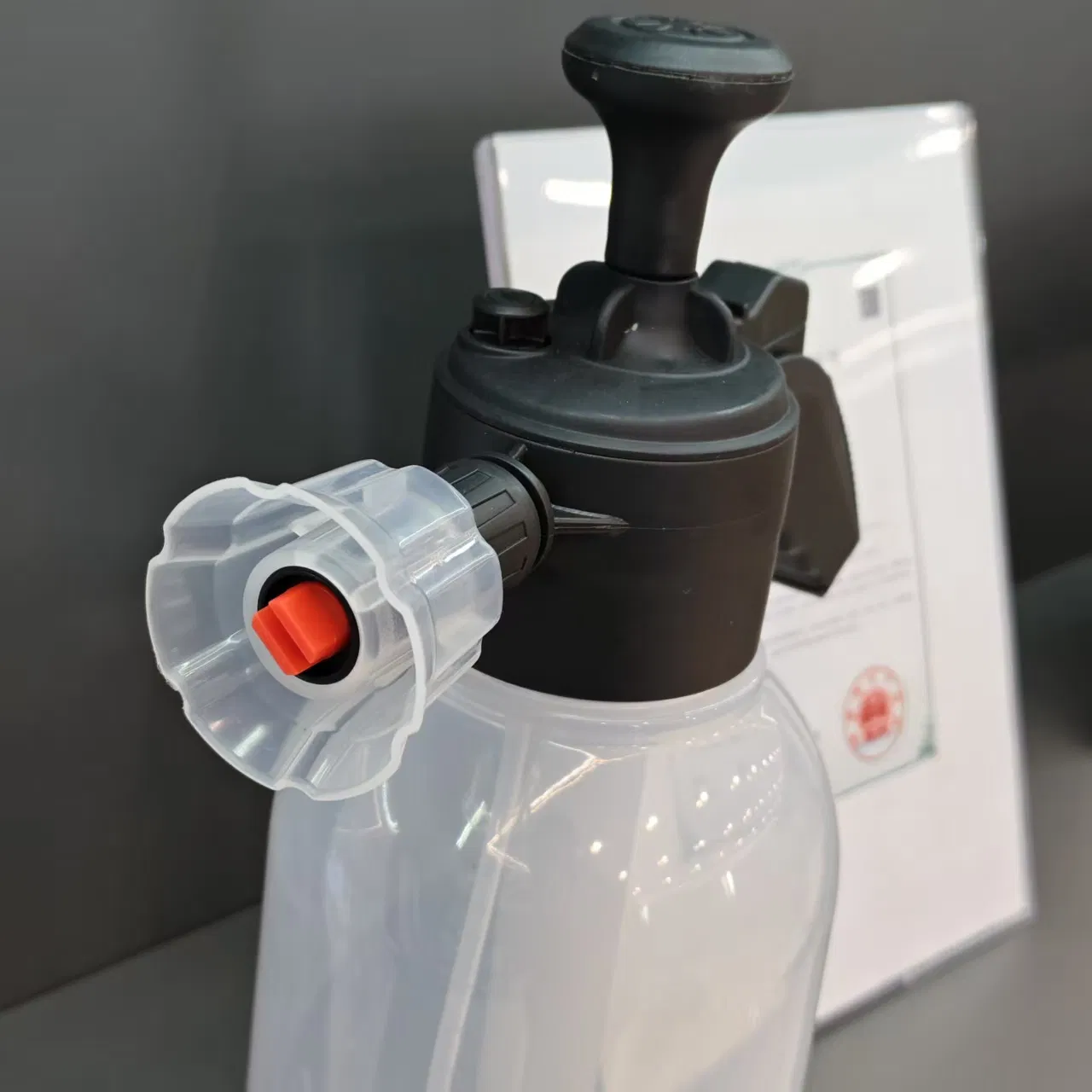 Durable HDPE Manual Pressure Sprayer for Multi-Scene Outdoor Pesticide and Water Spraying