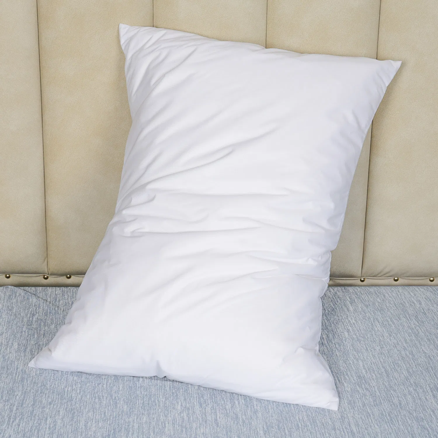 China Waterproof Pillow Protectors 50X75 Cm - 2 Pack White Zipped Pillow Covers Washable