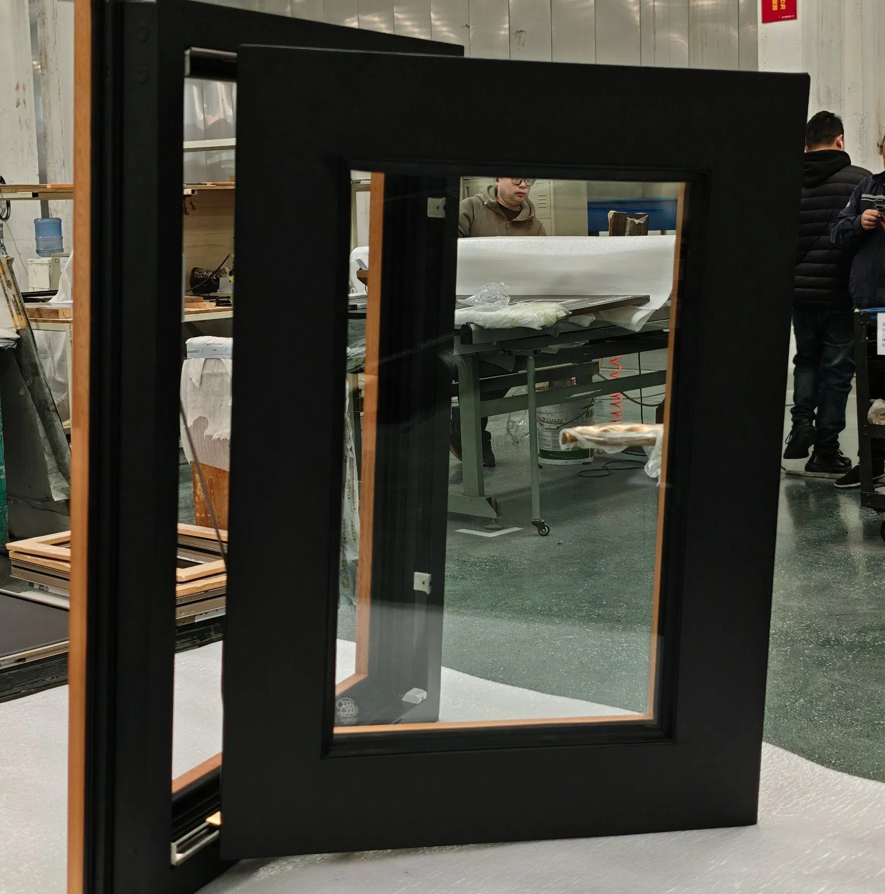 Eco-Friendly Thermal Break Aluminum-Clad-Wood Window with Low-E Glass for Villa Project