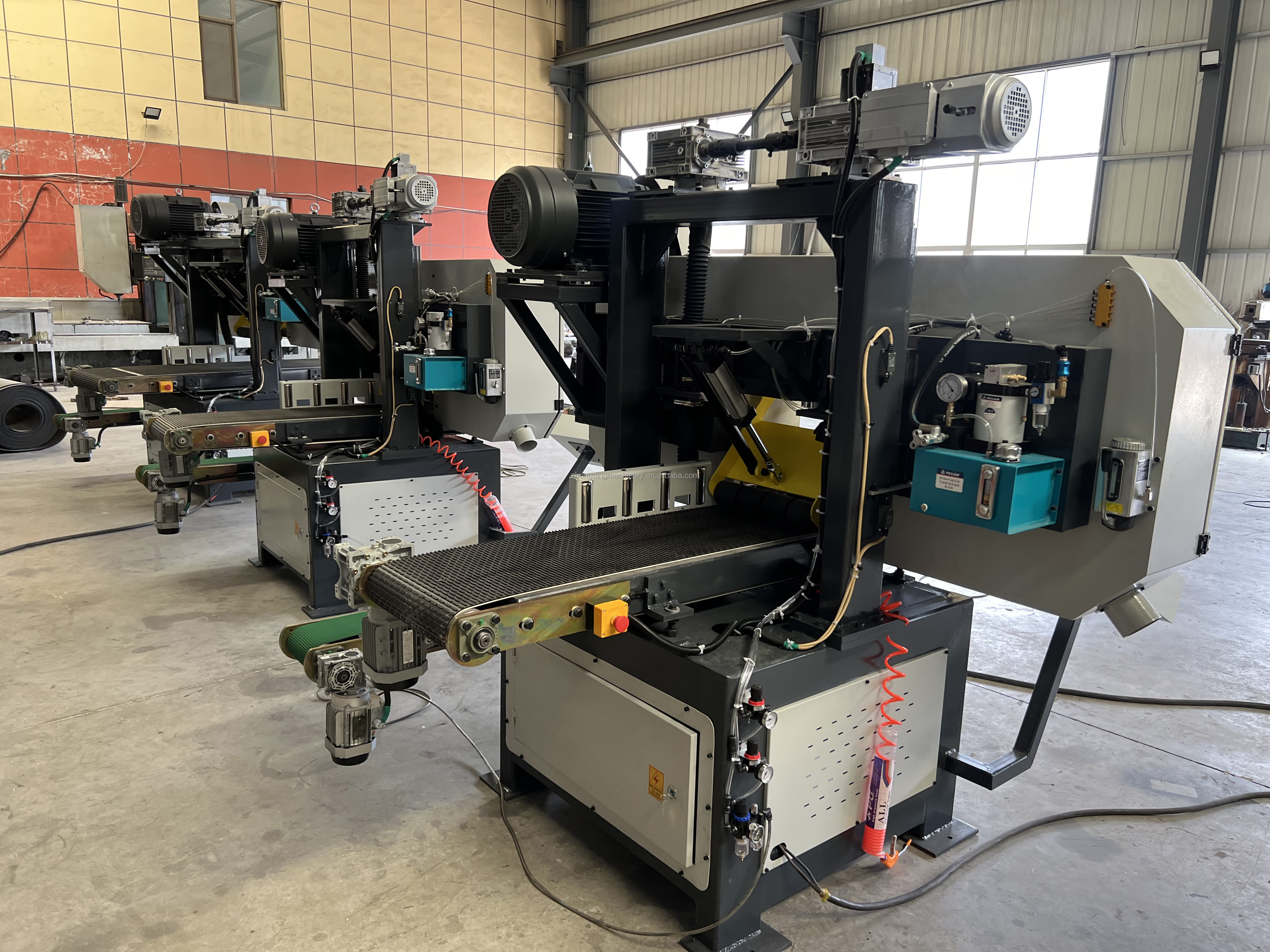 Ленточная пила по дереву горизонтальная усиленная