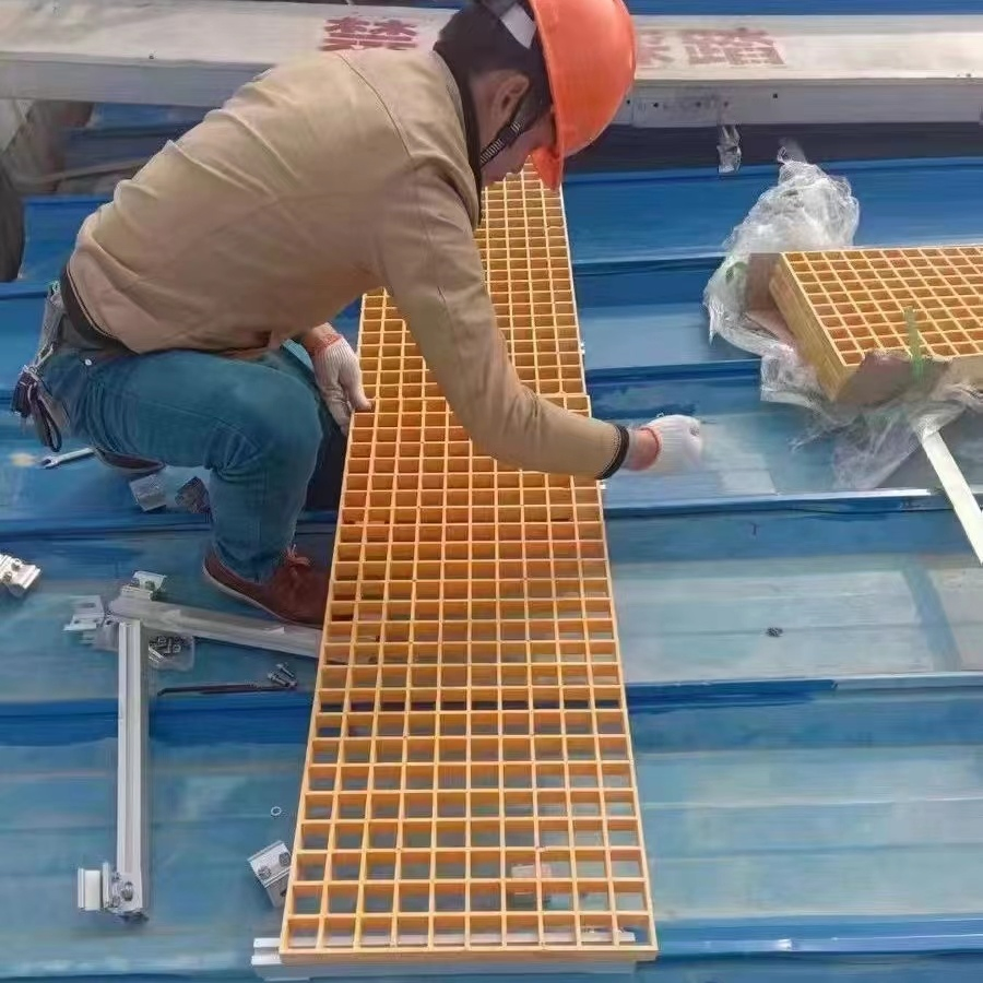 FRP Molded Grilles Glass Fiber GRP Concave Grating for Walkway