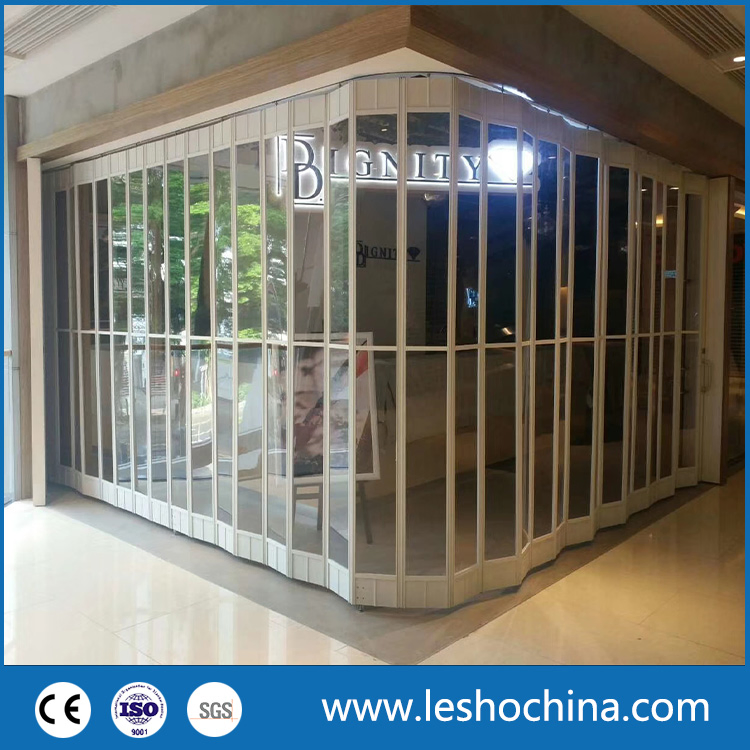 China Manufacturer Balcony PC Transparent Folding Doors Plastic Popular Design