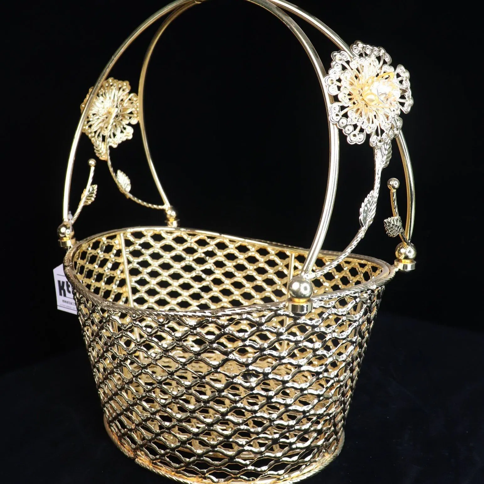 Elegant Gilded Iron Art Fruit Basket for Modern Dining Table Decor