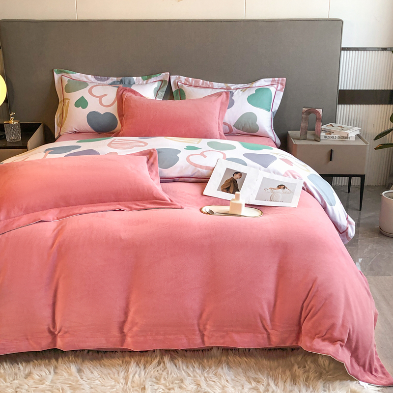 Heart Printed Bedding 4 PCS Bed Set Reversible Duvet Cover Set