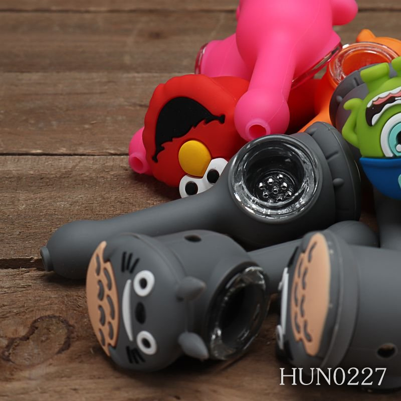 Mix Pictures Expressional and Cartoon Pen Cap Silicone Smoking Pipes
