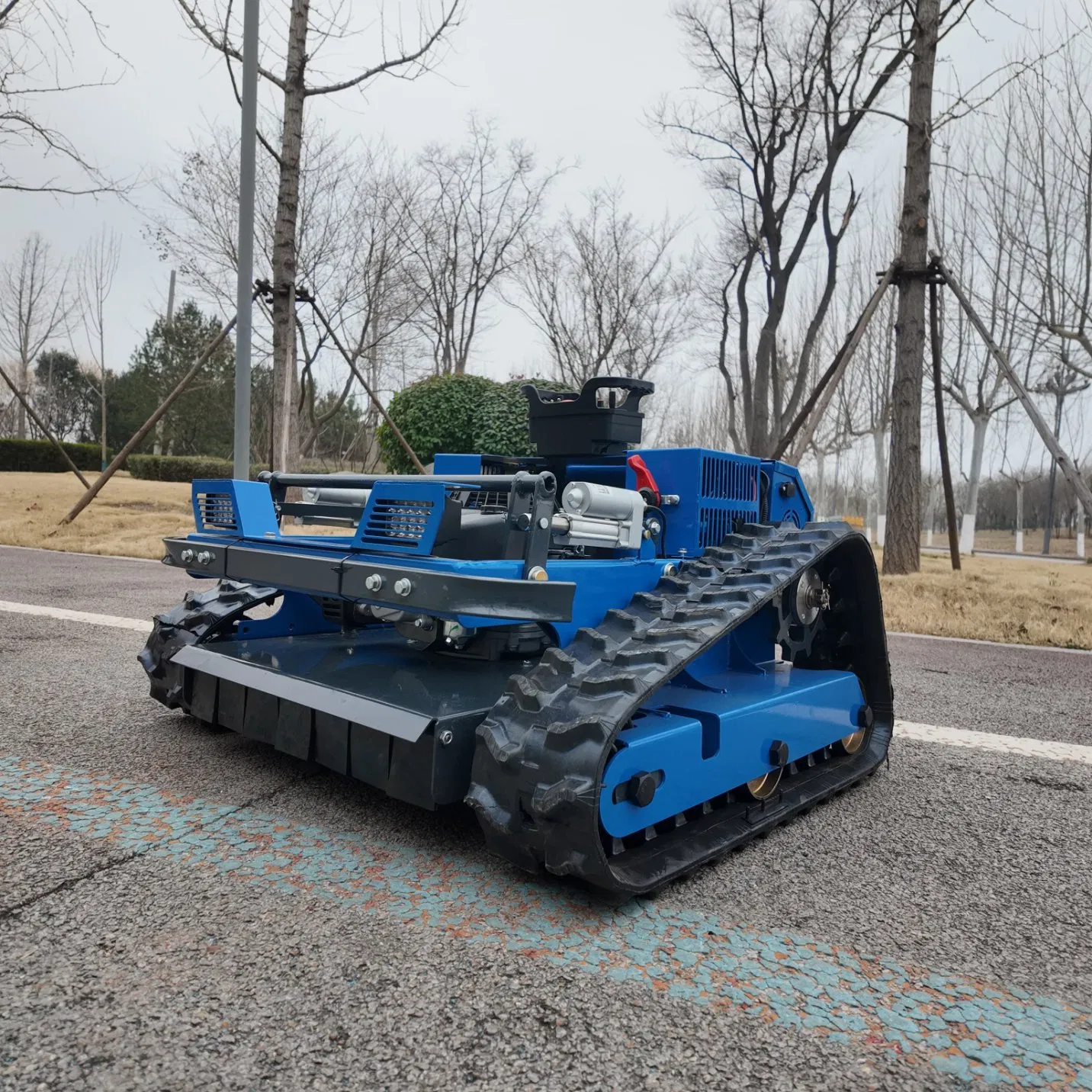 Гусеничная газонокосилка-мульчер 550G с дистанционным управлением