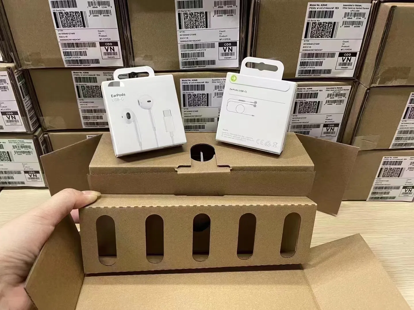 High Quality Mobile Phone Wired Earpods USB-C for iPhone 15 PRO Max