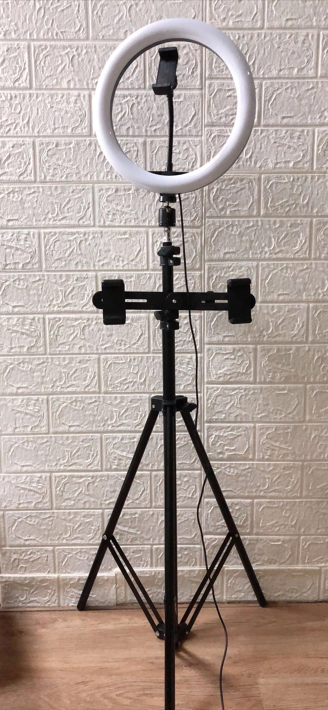 Подставка для телефона с подсветкой и пультом для селфи