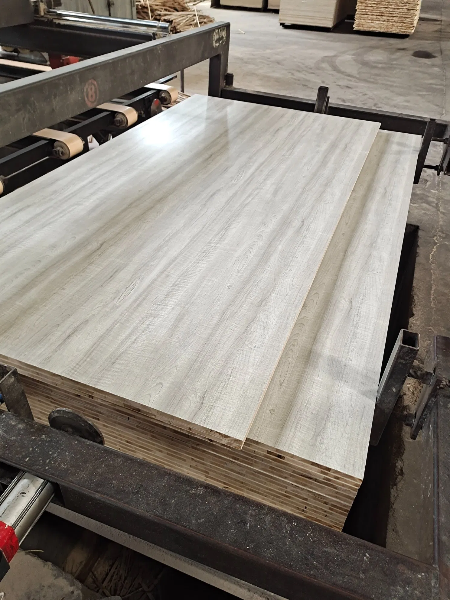 18mm Block Board High Glossy White Melamine Lamination Wood Boards Pine Blockboard for Furniture