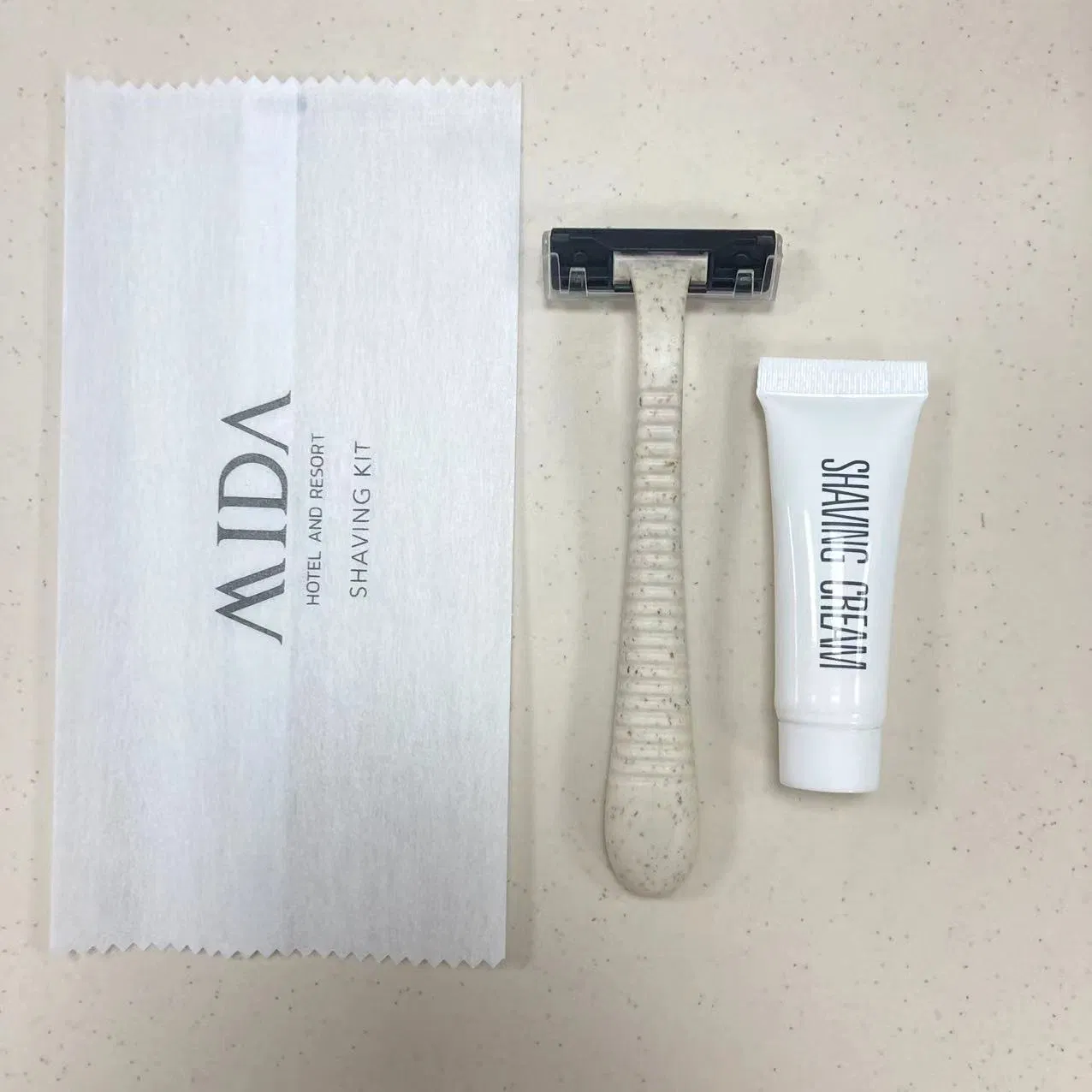 Eco-Friendly Hotel Amenities Kit Disposable Toothpaste Set in Portable Pet Wheat Straw and Plastic Hotel Toiletries