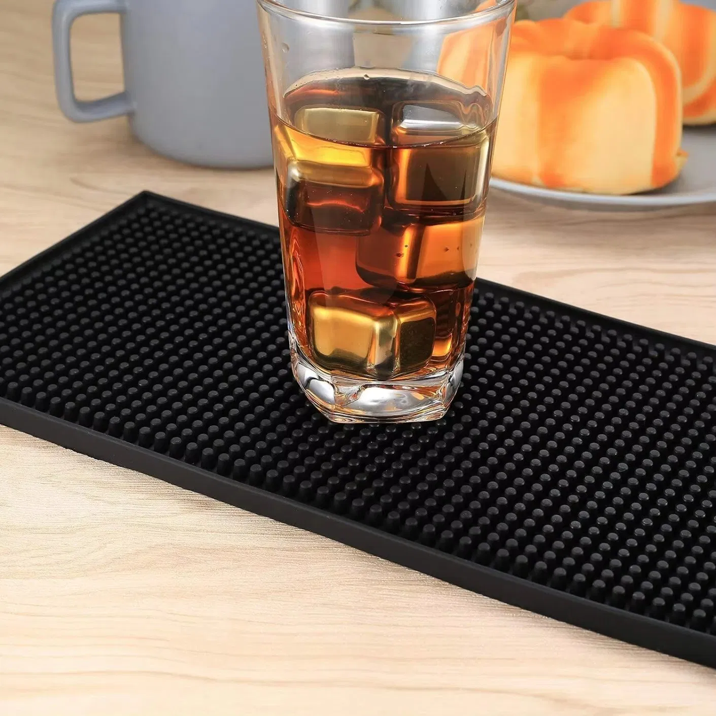 Customized Logo Counter Top Black Non-Slip Rubber Bar Mat Mini Cocktail Mat Silicone Drip Bar Mat for Spills