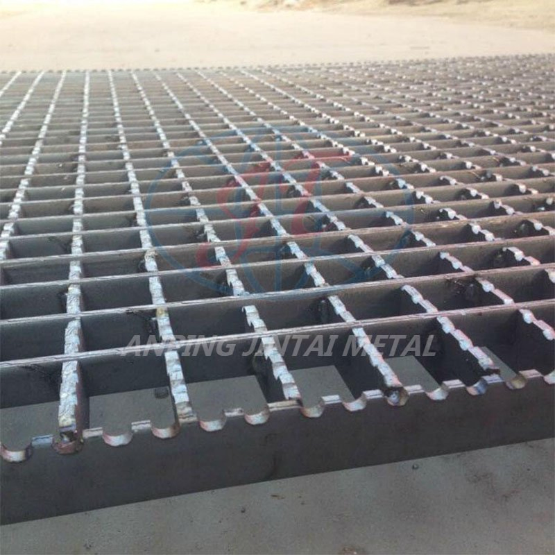 Rust-Proof Galvanized Steel Grating Platform Serrated Steel Grating