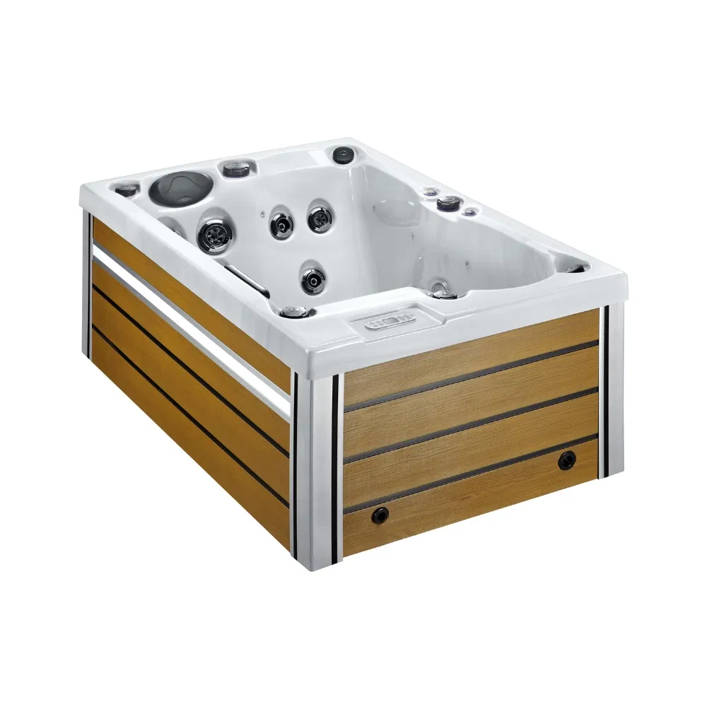 Роскошная гидромассажная ванна на 3 персоны с 16 форсунками