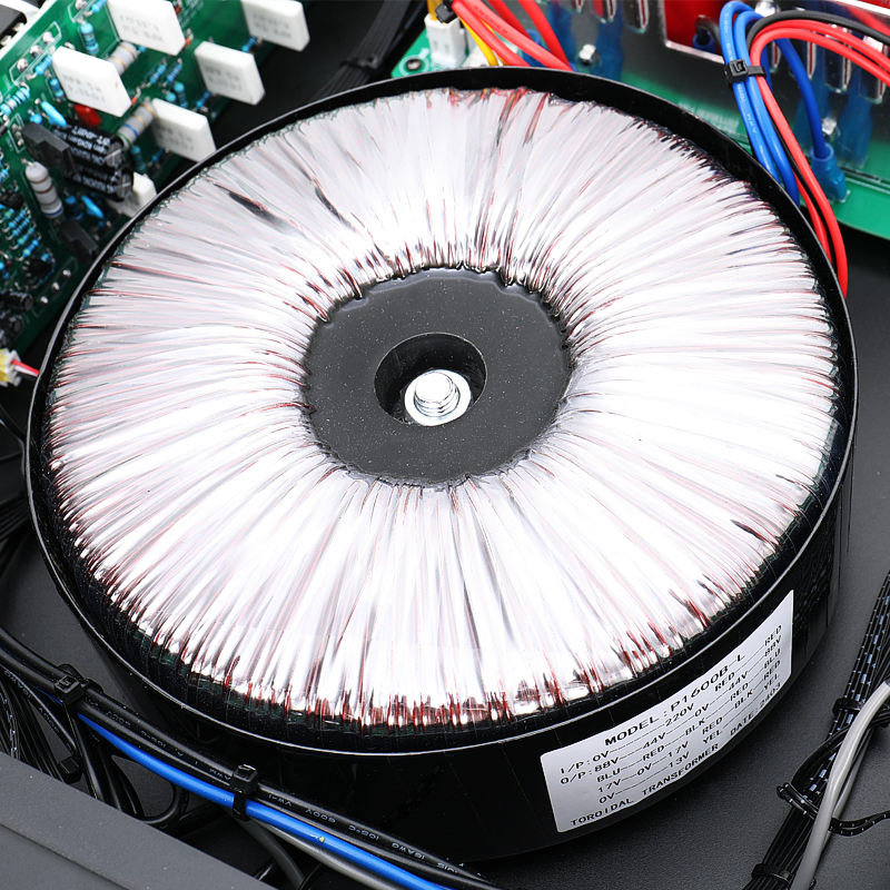 High-Performance 2-Channel Audio Amplifier with 650 Watts Output