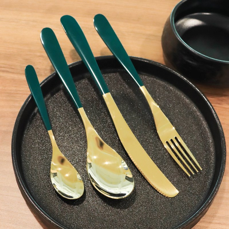 Elegant Luxury Gold Cutlery Sets for Upscale Dining Experiences