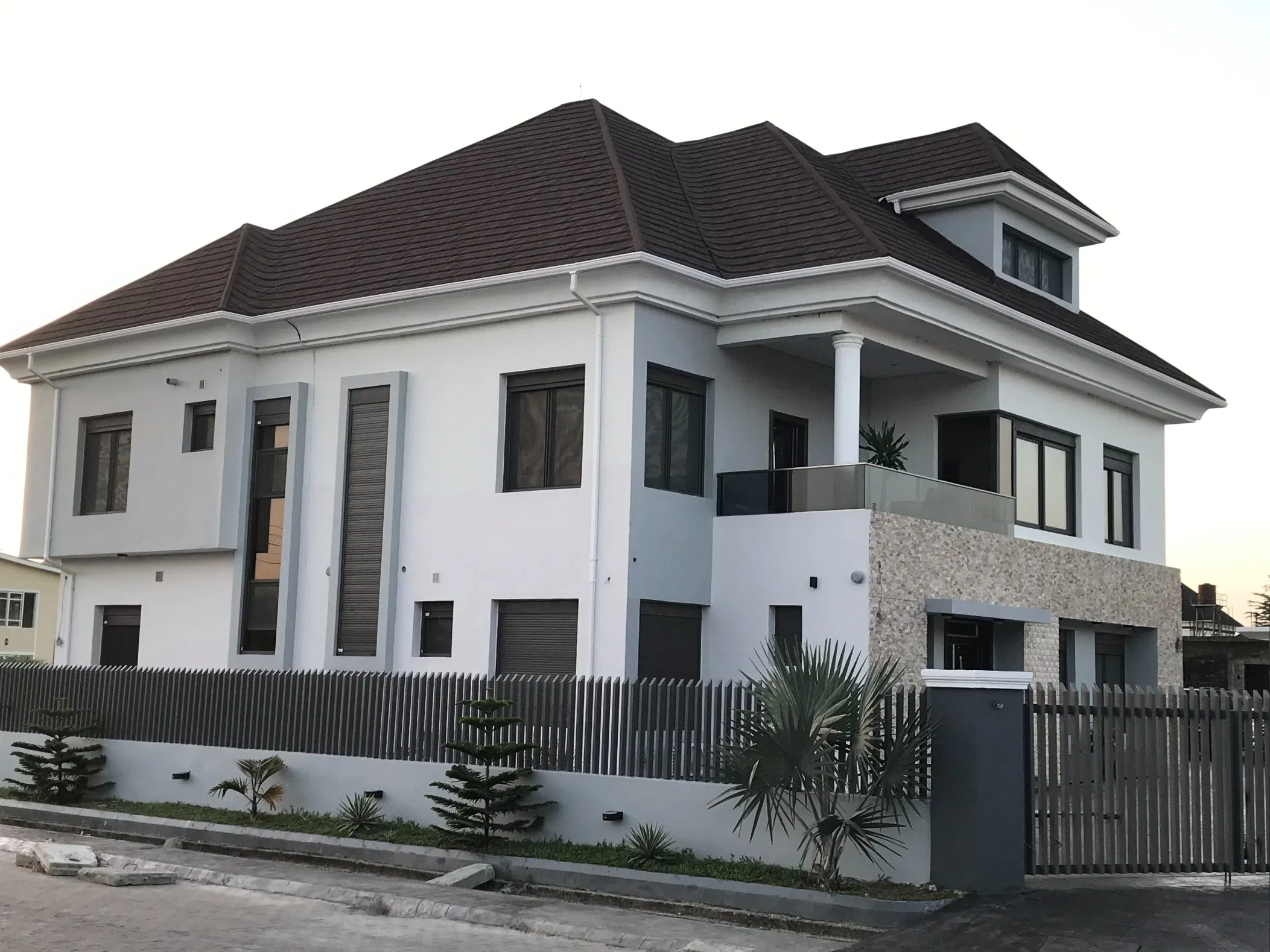 CE ISO9001 Aluminium Monoblock Casement Sliding Window with Electric Manual Roller Shutter