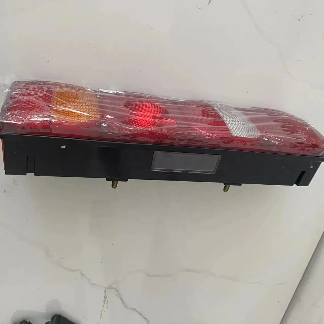 Sinotruk HOWO Truck Parts Left Rear Combination Lamp WG9925810001