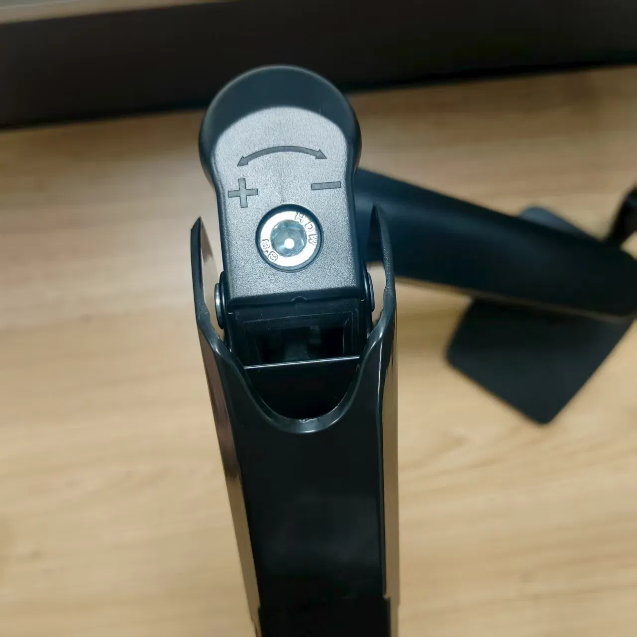 Кронштейн для монитора с газовой пружиной, черный