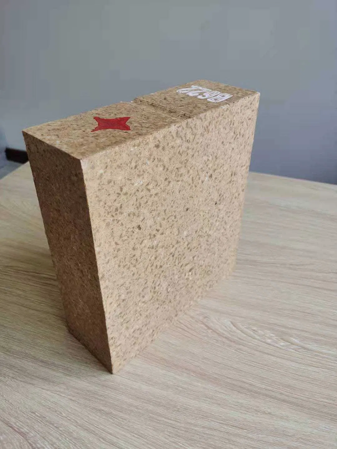 Магнезитовый огнеупорный кирпич MLJ85 для вращающихся печей