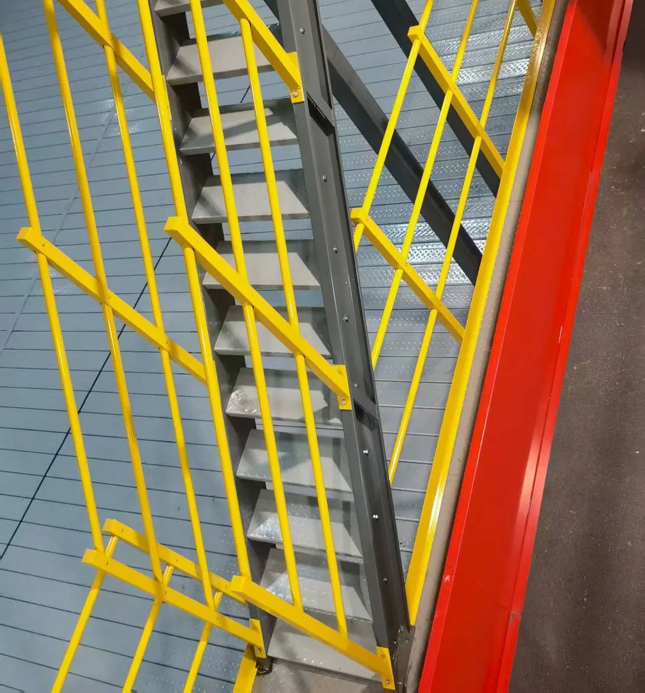 China Factory Toe Board Structural Steel Guardrail System for Public Buildings