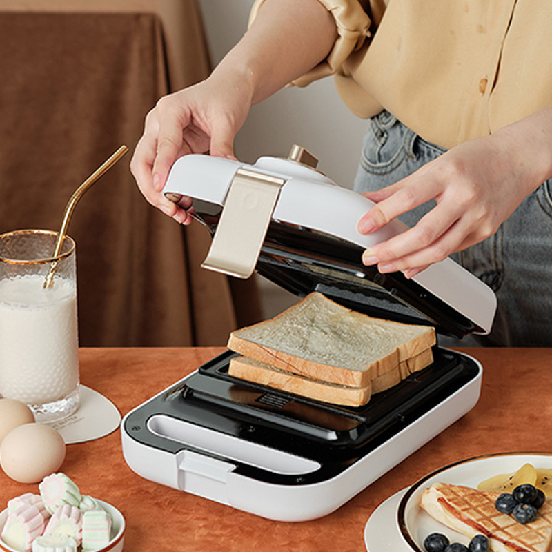3 In1 Breakfast Maker for Waffle Sandwich and Egg Maker