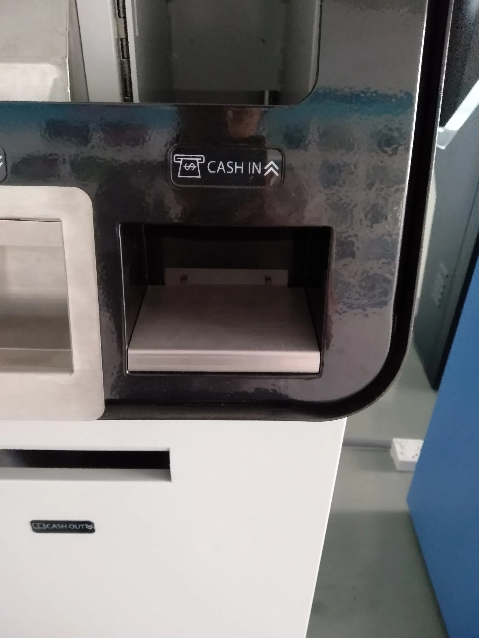 USD Philippine Peso Currency Exchange Kiosk with 6 Currency Notes