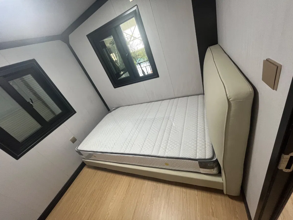 Easy Folding Prefab Modern Light Steel Container Expandable House