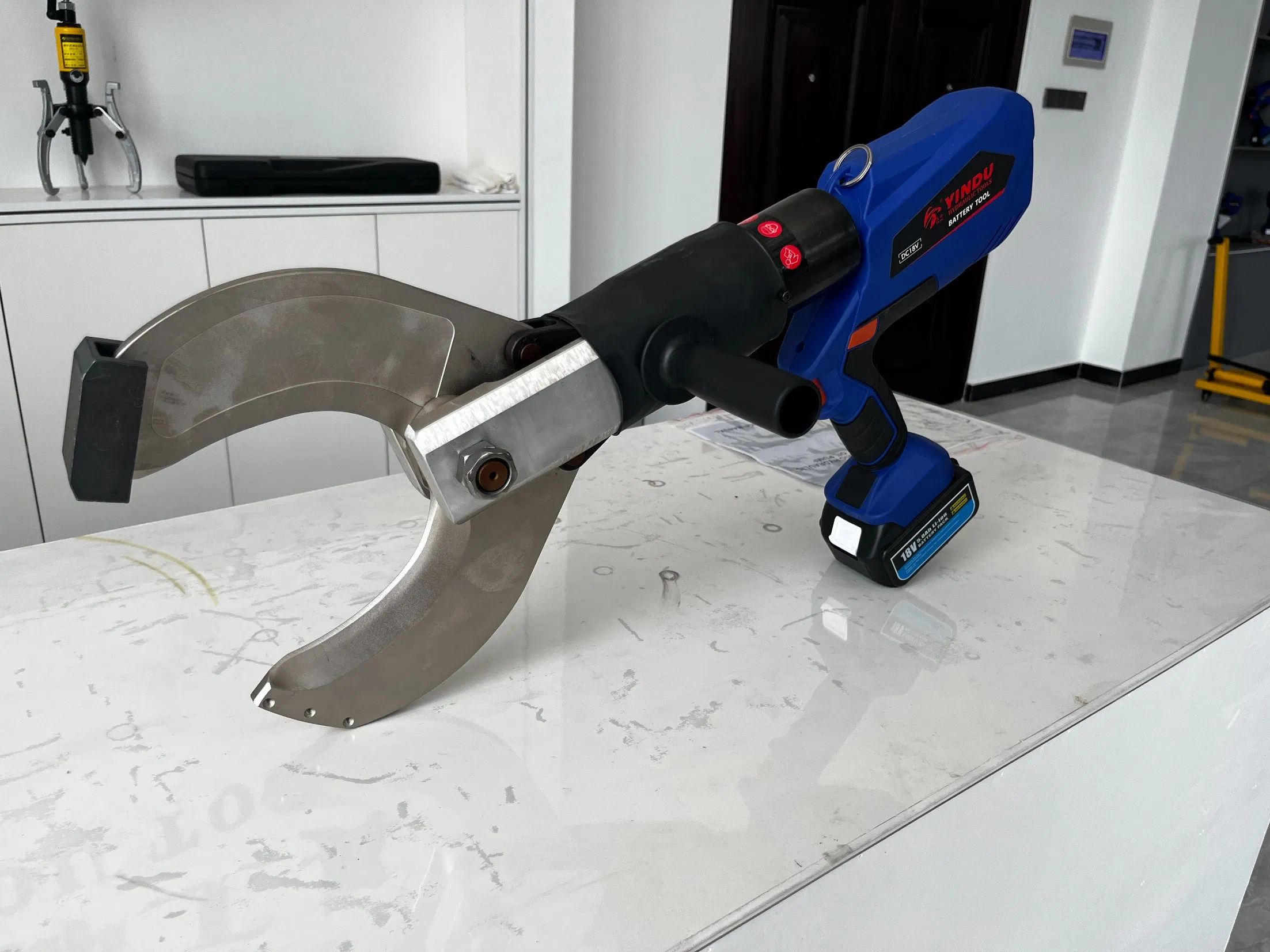 Ez120-C Hydraulic Cable Cutter Battery Cutting Tools Motorized High Quality